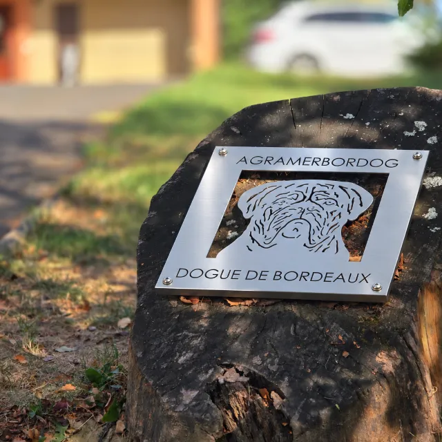 Znak uzgajivačnice Agramerbordog, Dogue de Bordeaux